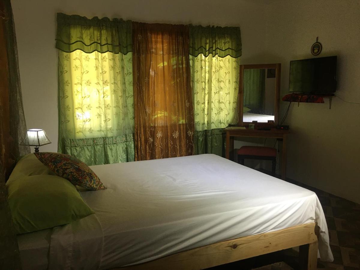 Can Jam Retreat Негрил Экстерьер фото